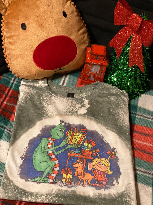 Grinch with gifts T-shirt